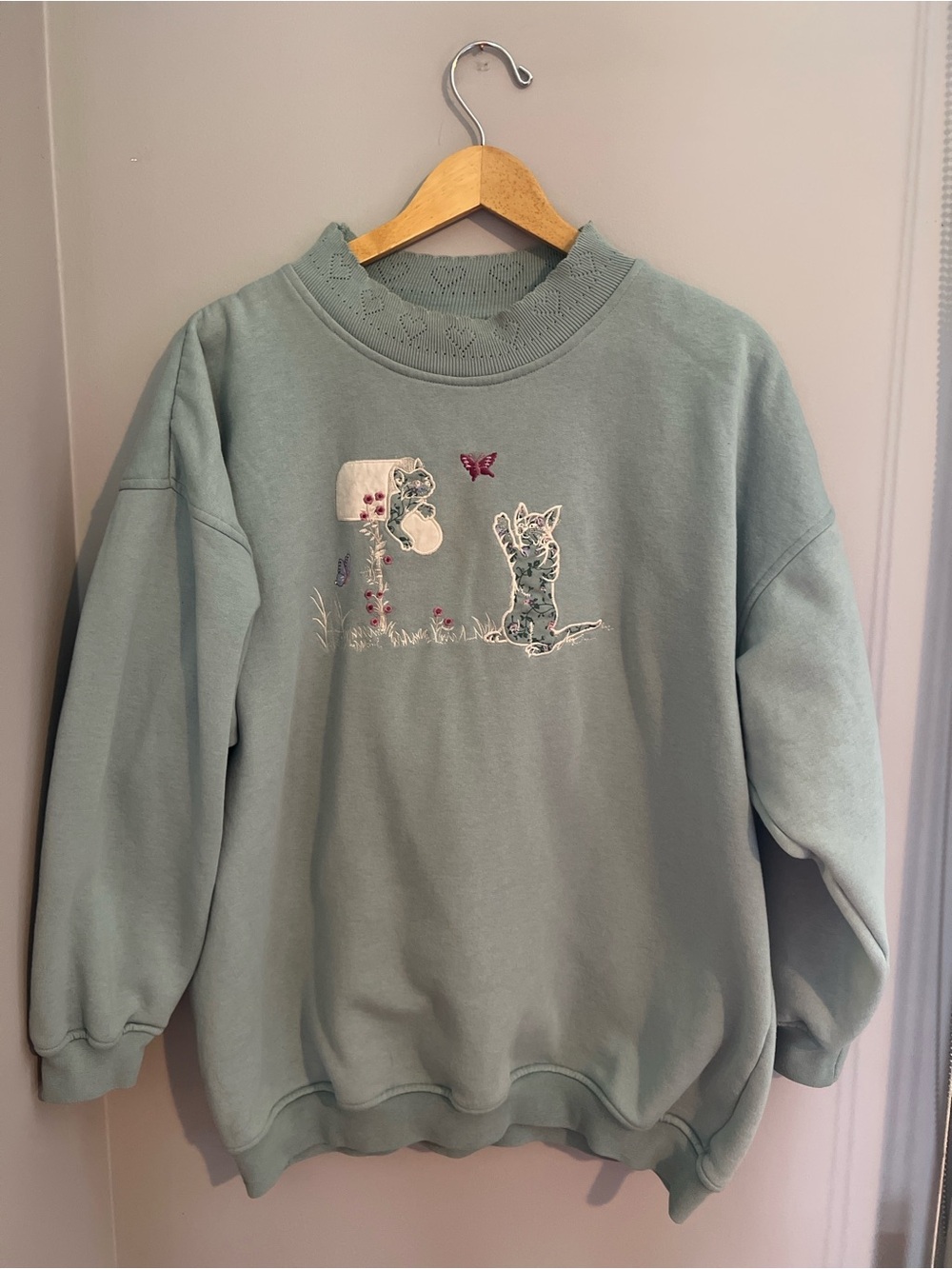 Lady Footlocker Vintage Heart Neck Kitten Crewneck Sweater